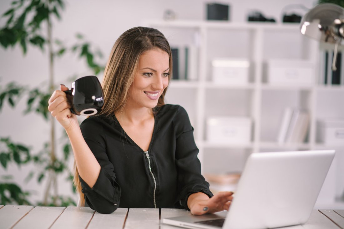 how-to-find-a-job-online-attractive-happy-woman-with-computer.jpg